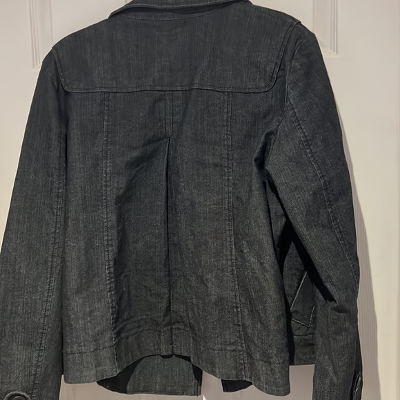 Loft XL jean jacket red stitching accent, great condition - Picture 4 of 4